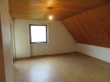 20 Dachgeschoss Schlafen WARUM NICHT RECKENDORF? FREISTEHENDES HAUS ZUM KOMPLETT-SANIEREN+2 GARAGEN-673m2 F�R 185.000,-EURO