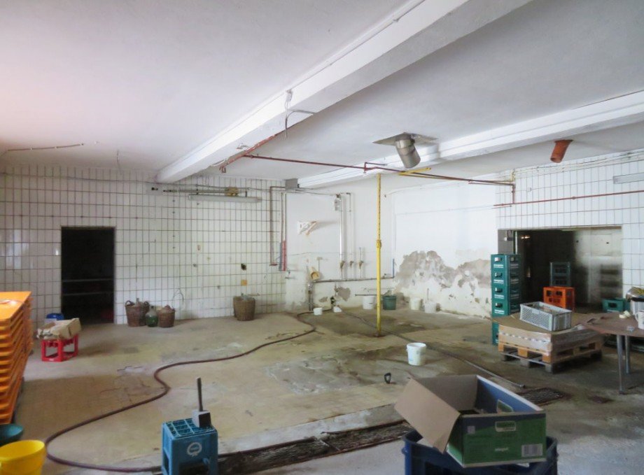 25 Abf�llhalle Mehrfamilienhaus Oberschleichach