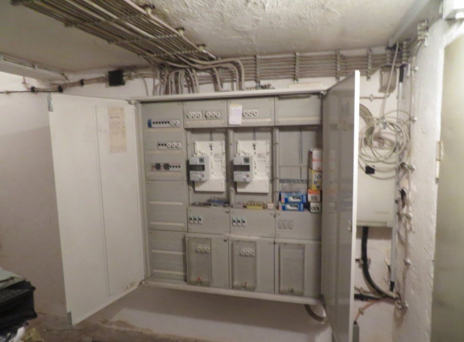 22 Kellergeschoss Stromverteiler Haus Bamberg