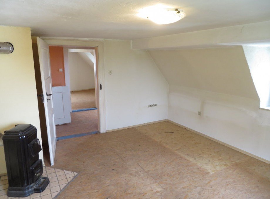 23 Dachgeschoss Raum 1+Blick Raum 2 Haus Bischberg