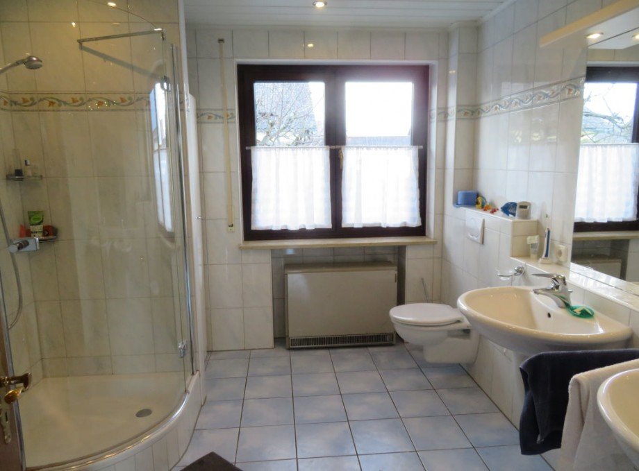 13 Bad Zweifamilienhaus Hirschaid