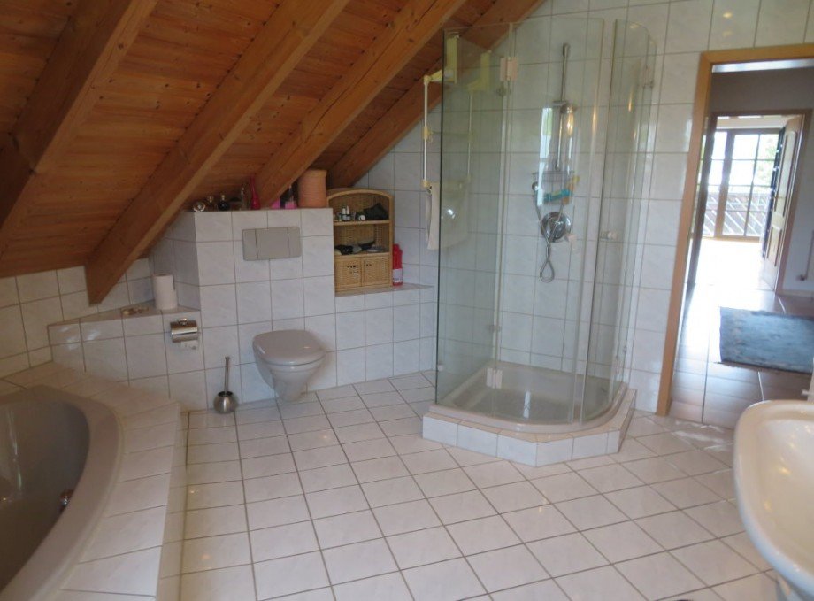14 Dachgeschoss Bad Einfamilienhaus Stegaurach