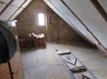20 Dachgeschoss+Zugang Spitzboden STEGAURACH: FREISTEH.HAUS+B�RO+LAGERHALLE ZUM KOMPLETT-RENOVIEREN AUF ca.1079m2 F�R 379.000,-EURO