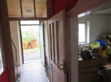 5 Erdgeschoss Eingang Flur WARUM NICHT STEGAURACH? FREISTEH.HAUS+B�RO+LAGERHALLE Z.KOMPLETT-RENOVIEREN-ca.1079m2- 379.000,-EURO
