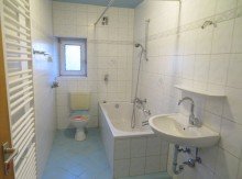 12 Bad BAMBERG-N�HE BAHNHOF: 3-ZIMMER-WOHNUNG(= SOFORT FREI!!) + BAD MIT FENSTER F�R 169.000,-EURO