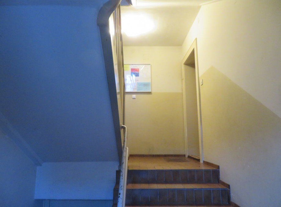 5 Hauseingang Treppenhaus Wohnung Bamberg
