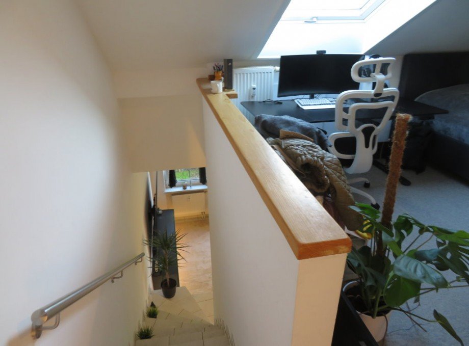 21 Treppe in den Dachbodenraum Wohnung Bamberg