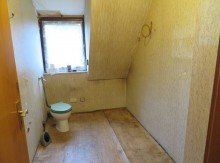 19 Dachgeschoss WC WARUM NICHT RECKENDORF? FREISTEHENDES HAUS ZUM KOMPLETT-SANIEREN+2 GARAGEN-673m2 F�R 185.000,-EURO
