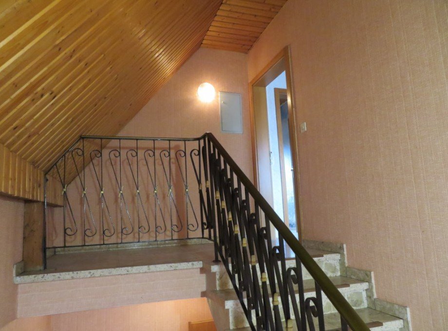 13 Treppenhaus ins Dachgeschoss Haus Baunach