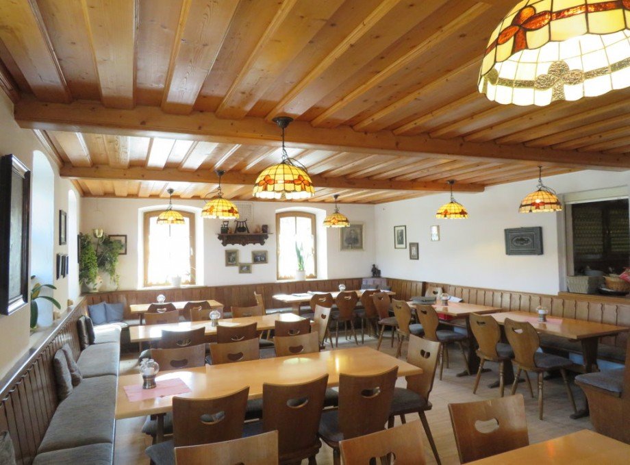 9 Gastst�tte Pensionen Ha�furt