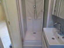 9 Erdgeschoss Dusche WC STEGAURACH-SEEH�FLEIN: FREISTEHENDER  BUNGALOW AUF ca.1732m2 F�R 524.000,-EURO