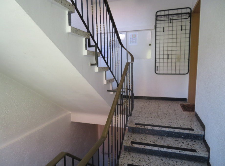 6 Eingang Treppenhaus Wohnung Bamberg