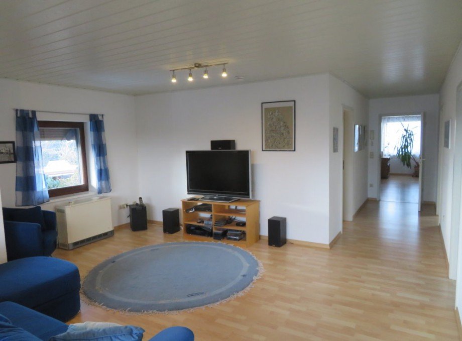 19 Dachgeschoss Wohnen+Blick Flur Zweifamilienhaus Hirschaid