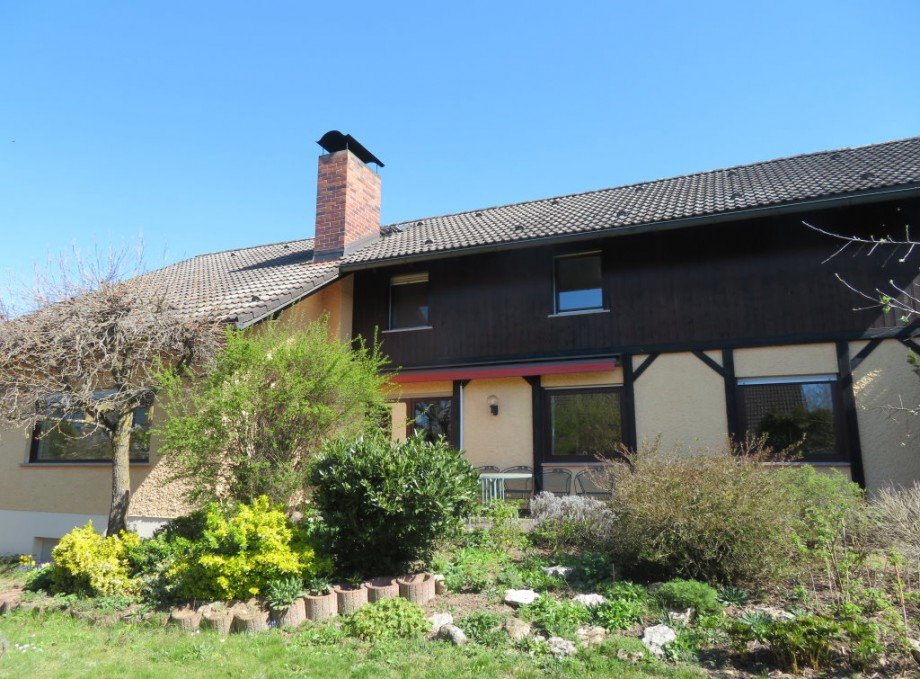 5 Ansicht mit Garten Zweifamilienhaus Hirschaid