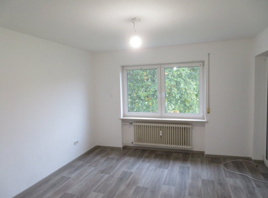 8 Eltern Erdgeschoss Wohnung Mehrfamilienhaus Lauter