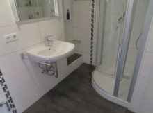 23 Bad BAMBERG-OST-N�HE BAMBADOS: MODERNISIERTE 3-ZIMMER-WOHNUNG(=SOFORT FREI) MIT BALKON F�R 229.000,-EURO